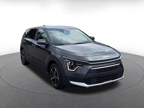Used 2026 Kia Niro LX FWD image 3
