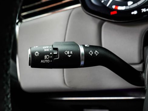 Used 2025 Land Rover Range Rover Sport SV Edition Two image 37