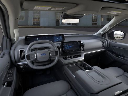 New 2025 Ford Expedition Max Active image 9