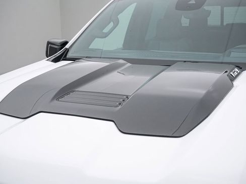 Used 2023 Chevrolet Silverado 1500 ZR2 w/ Technology Package image 12