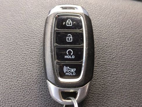 Certified 2022 Hyundai Kona Limited FWD image 37