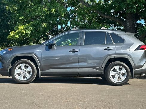 Used 2020 Toyota RAV4 LE w/ All Weather Liner Package AWD/4WD image 5