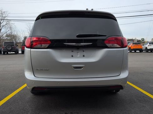 New 2026 Chrysler Voyager LX FWD image 5
