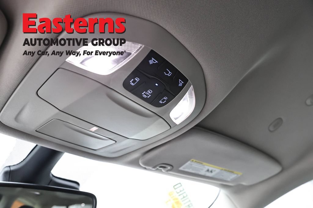 Used 2023 Chrysler Voyager LX FWD image 22