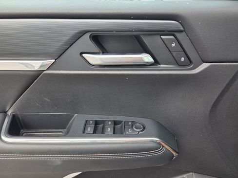 Used 2025 GMC Acadia Elevation FWD image 21