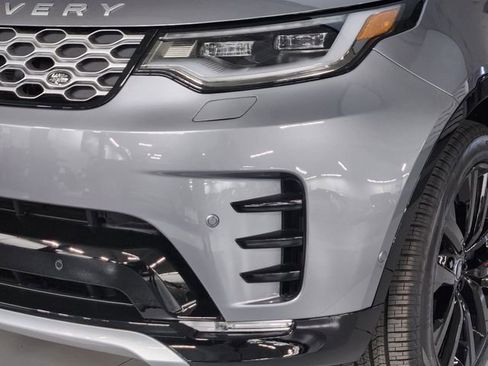 New 2026 Land Rover Discovery Limited Edition image 12