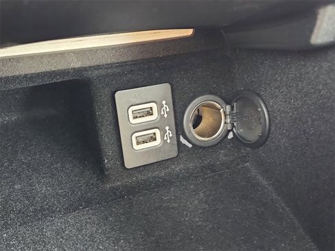 Used 2020 Lincoln Continental Reserve w/ Luxury Package image 28