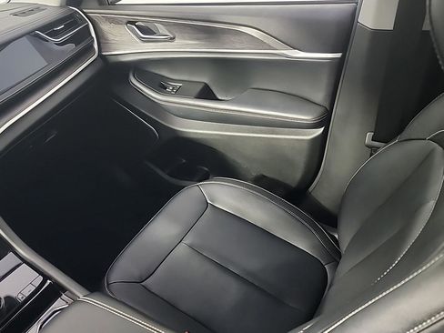 Used 2022 Jeep Grand Cherokee Limited 4xe image 25