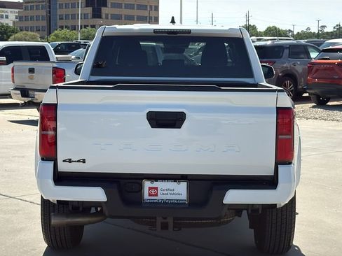 Certified 2025 Toyota Tacoma TRD Sport AWD/4WD image 4