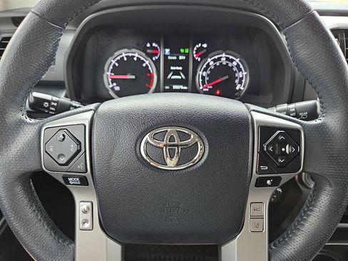 Used 2022 Toyota 4Runner TRD Sport AWD/4WD image 24