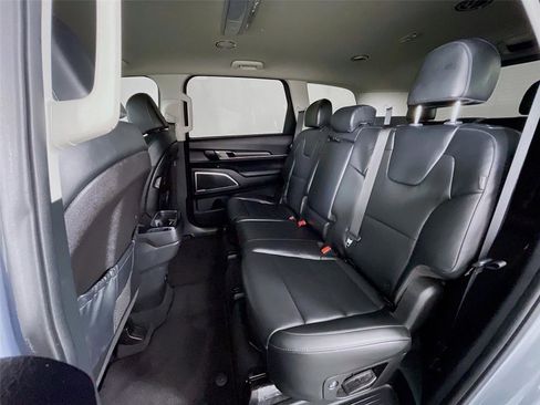 Used 2024 Kia Telluride LX image 27