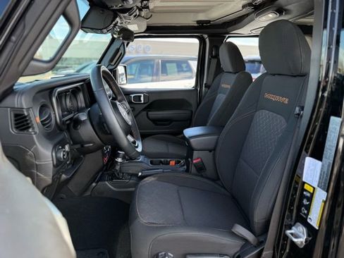 Used 2024 Jeep Gladiator Mojave w/ Convenience Group image 13