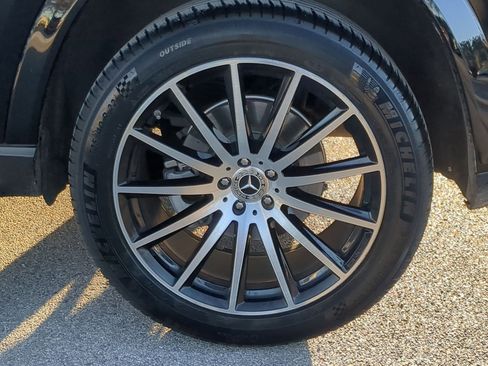 Used 2023 Mercedes-Benz GLS 450 4MATIC w/ AMG Line Exterior image 9