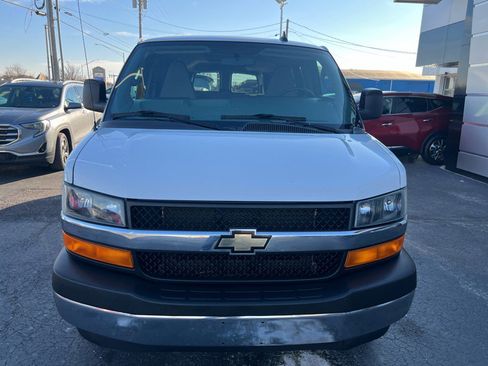 Used 2017 Chevrolet Express 3500 LT w/ LT Preferred Equipment Group image 8