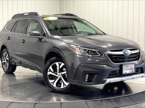 Used 2022 Subaru Outback Limited XT image 3