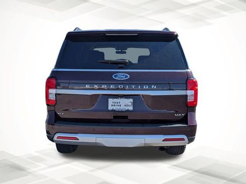 Used 2024 Ford Expedition Max XLT image 5