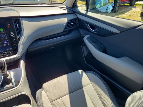 Used 2025 Subaru Outback Premium image 18