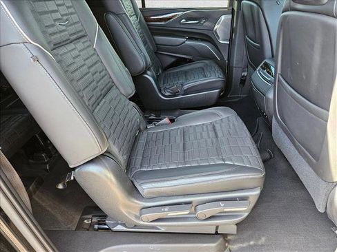 Used 2021 Cadillac Escalade ESV Premium Luxury Platinum image 17