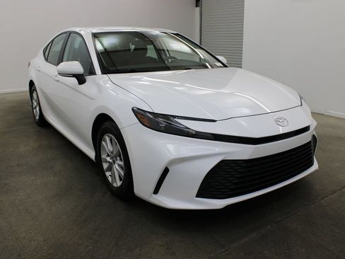 Used 2025 Toyota Camry LE FWD image 6
