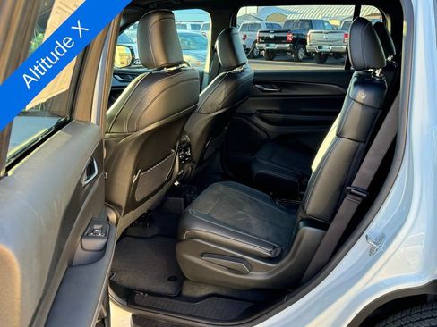 New 2025 Jeep Grand Cherokee L Altitude image 15