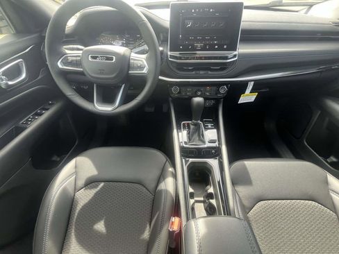 New 2026 Jeep Compass Latitude image 12