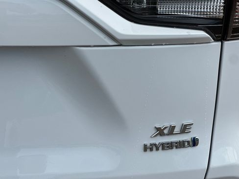 Certified 2022 Toyota RAV4 XLE image 35