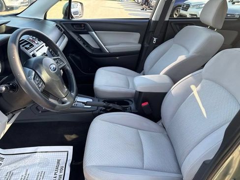 Used 2016 Subaru Forester 2.5i Premium AWD/4WD image 9