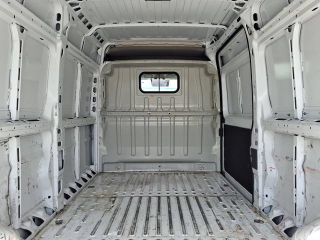 Used 2024 RAM ProMaster 2500 w/ Convenience Group FWD image 9