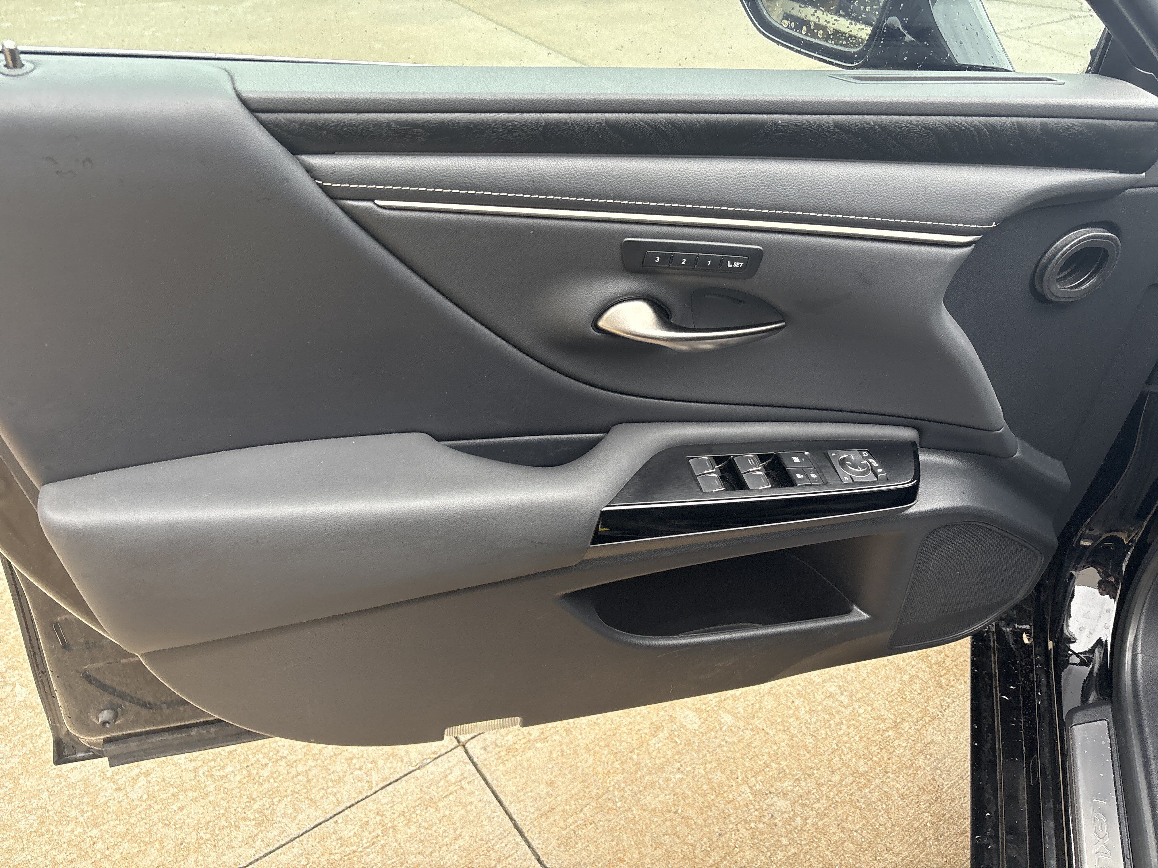 Used 2023 Lexus ES 350 w/ Accessory Package (Z2) FWD image 33
