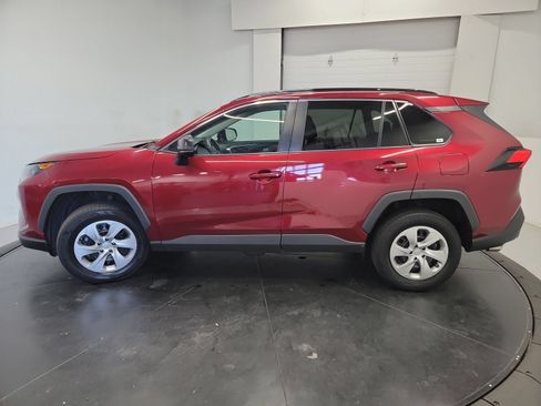 Used 2021 Toyota RAV4 LE AWD/4WD image 4
