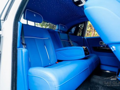 Used 2024 Rolls-Royce Phantom Sedan RWD image 58