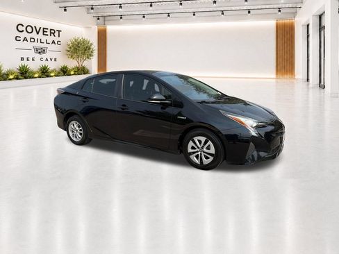 Used 2017 Toyota Prius Four FWD image 16