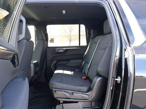 New 2026 Chevrolet Suburban LS image 32