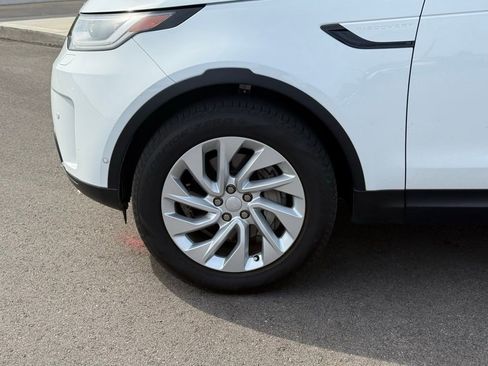 Used 2024 Land Rover Discovery S image 10