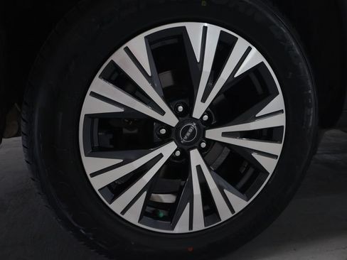 Used 2023 Nissan Rogue SV AWD/4WD image 32