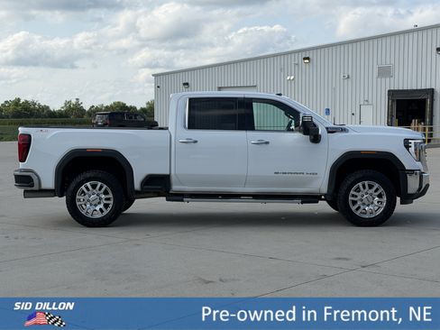 Used 2024 GMC Sierra 2500 SLT w/ SLT Premium Package AWD/4WD image 3