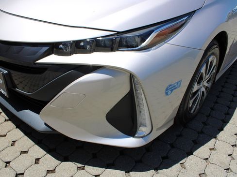 Used 2021 Toyota Prius Prime XLE FWD image 10