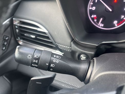 Used 2021 Subaru Outback Limited image 22