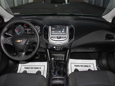 Used 2018 Chevrolet Cruze LT FWD image 27