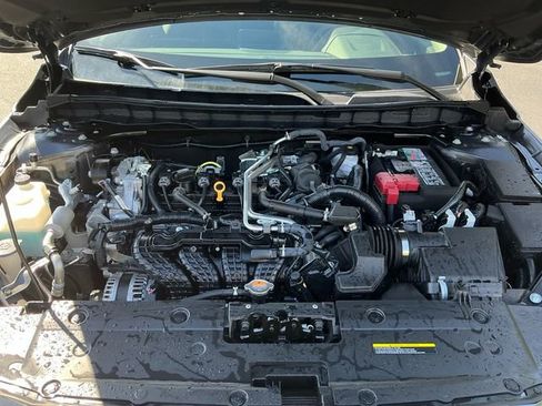 Used 2025 Nissan Altima 2.5 SR image 18