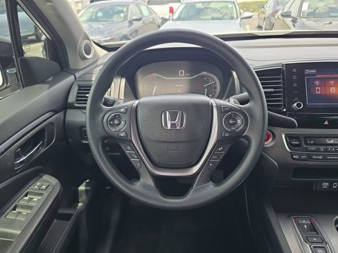 Certified 2023 Honda Ridgeline Sport image 10