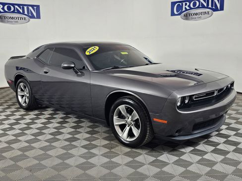 Used 2021 Dodge Challenger SXT image 8