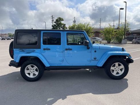 Used 2017 Jeep Wrangler Unlimited Sahara AWD/4WD image 6