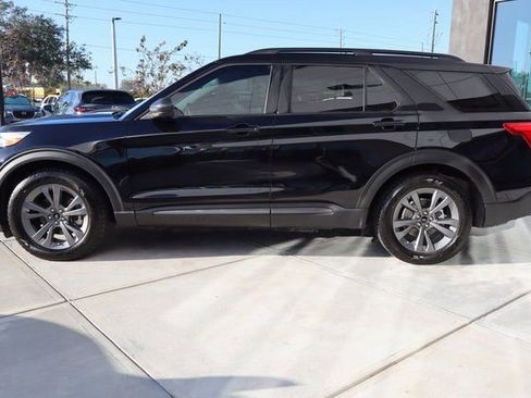 Used 2021 Ford Explorer XLT w/ Equipment Group 202A image 7