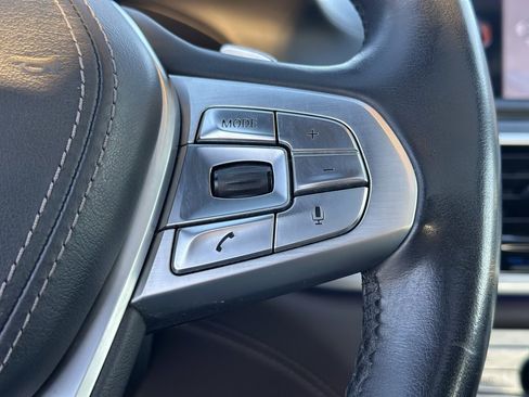 Used 2017 BMW 750i xDrive image 30