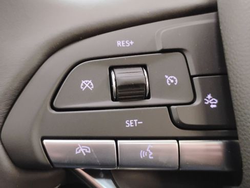 New 2025 Cadillac XT6 Luxury image 37