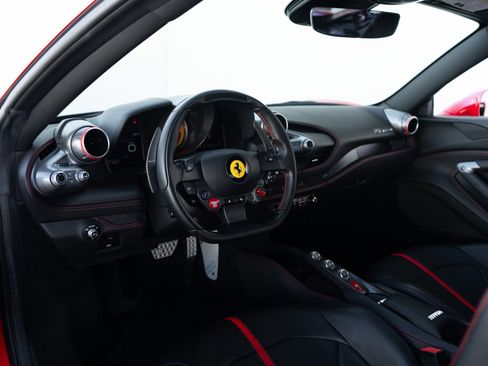 Used 2022 Ferrari F8 Tributo image 5