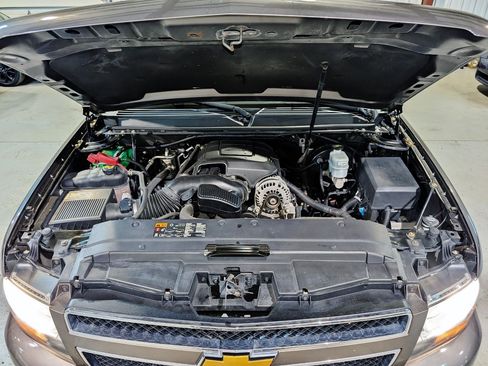 Used 2014 Chevrolet Suburban LT AWD/4WD image 55