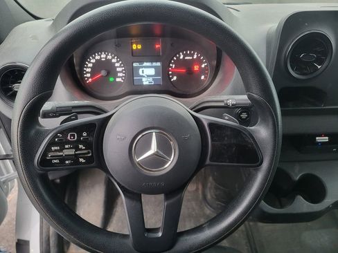 Used 2020 Mercedes-Benz Sprinter 2500 image 14