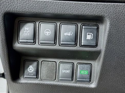 Used 2020 Nissan Rogue SV w/ Premium Package image 14